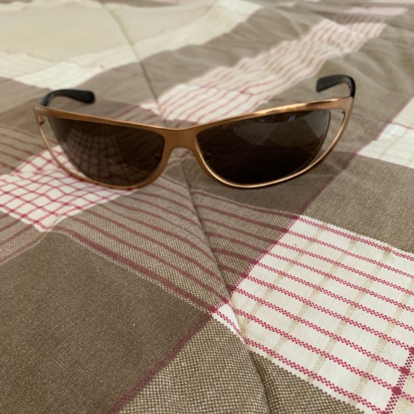 Prada sunglasses - Picture 1 of 4